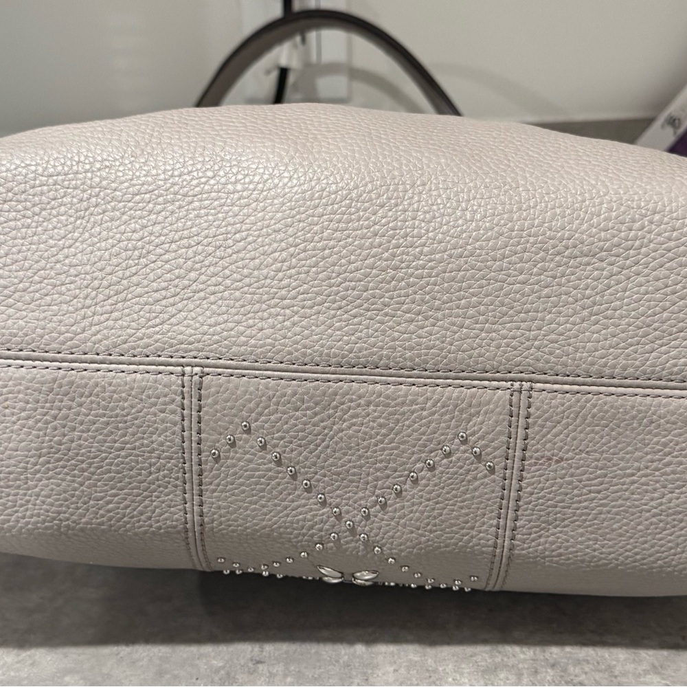 Michael Kors Gray Pebbled Leather Handbag in Excellent Condition! Preowned!! - Picture 3 of 8